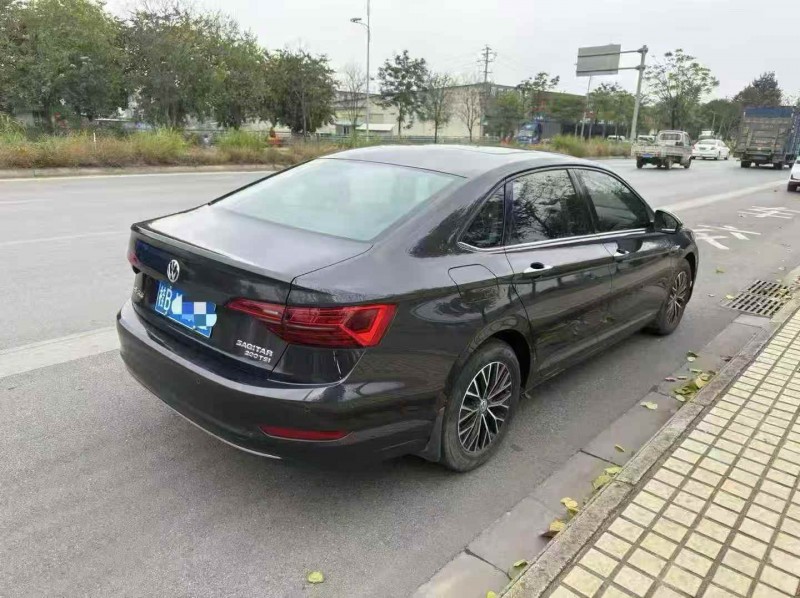 玉林20年大众速腾8