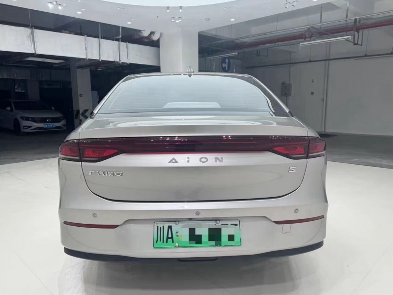 成都23年传祺埃安S4