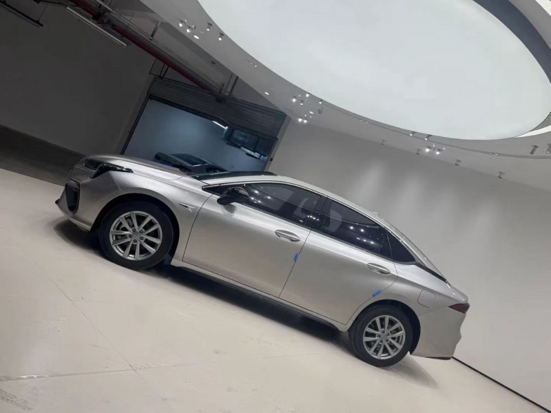 成都23年传祺埃安S9