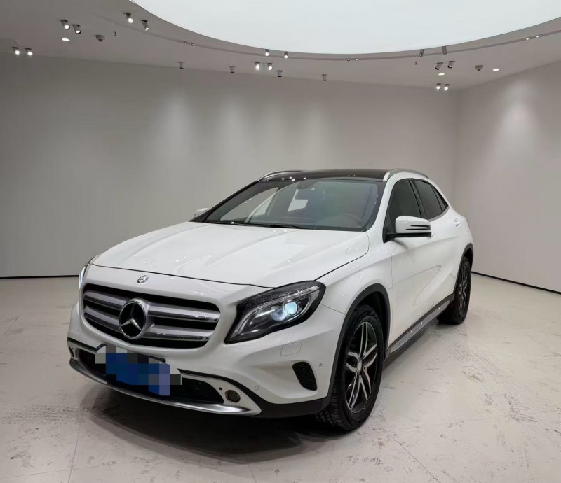 成都15年奔驰GLA2