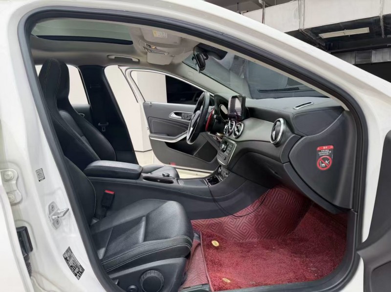 成都15年奔驰GLA7