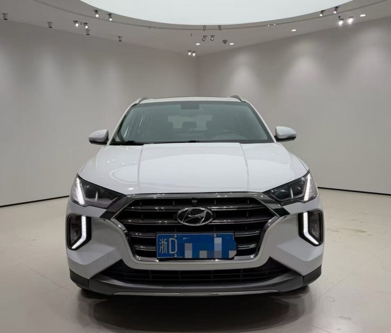 成都19年现代途胜1