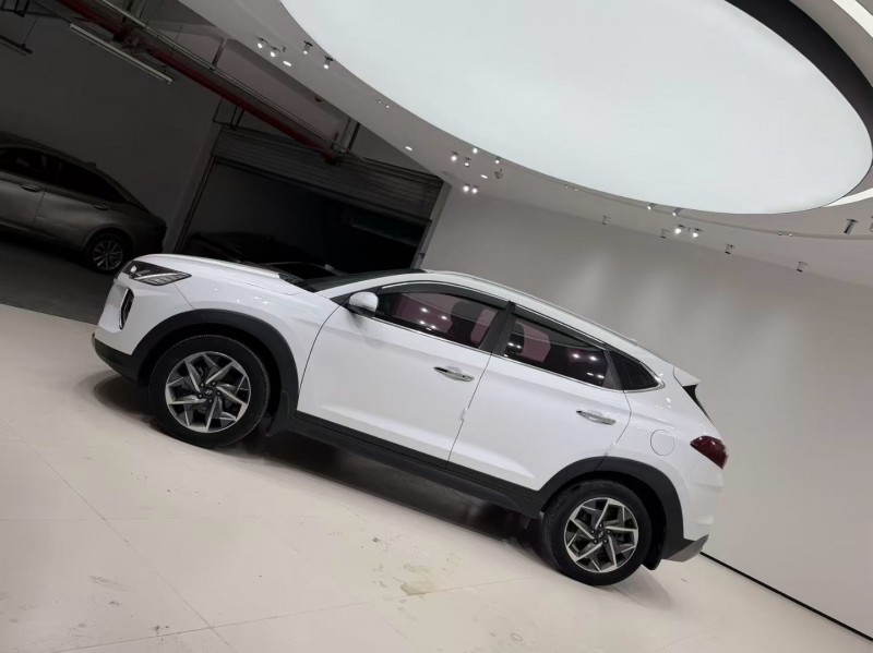 成都19年现代途胜3