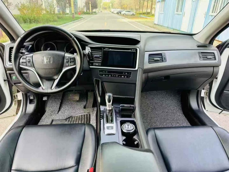 东营17年本田思铂睿5