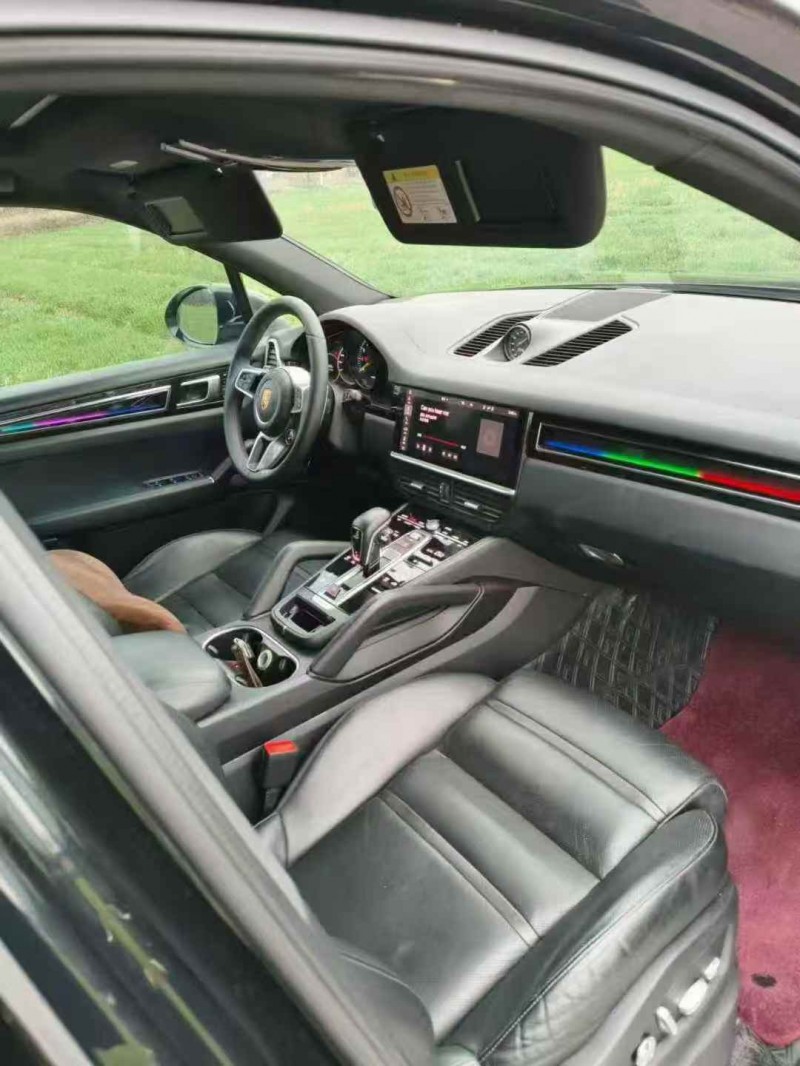 绍兴21年保时捷卡宴4