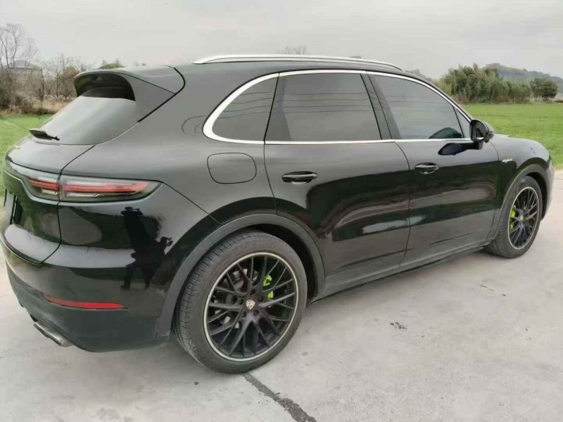 绍兴21年保时捷卡宴7