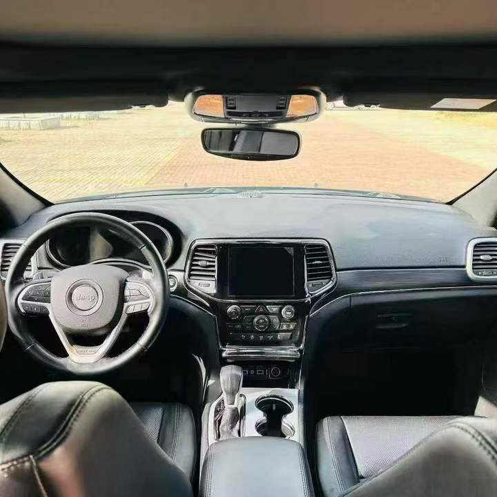 烟台21年Jeep大切诺基4