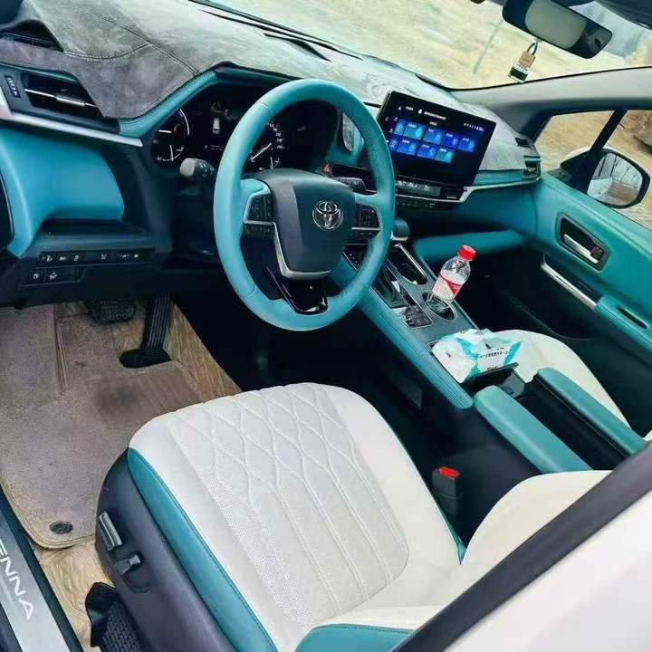 济宁24年丰田塞纳4