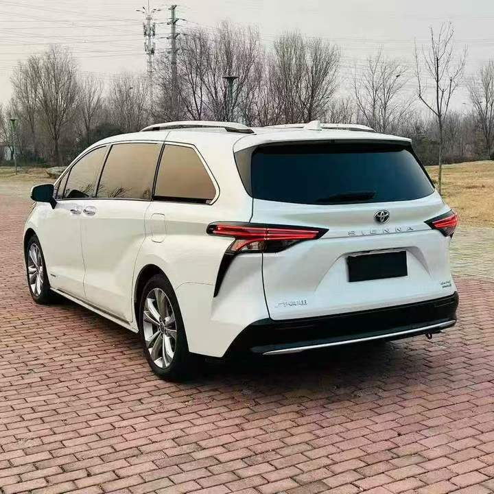 济宁24年丰田塞纳8