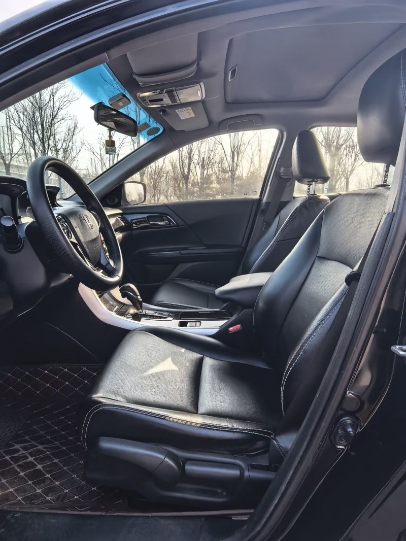 天津17年本田雅阁6