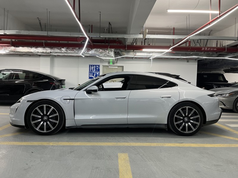 佛山21年保时捷Taycan7