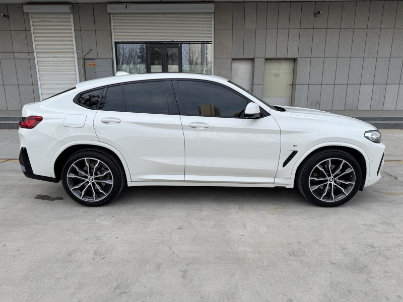 济宁22年宝马X48