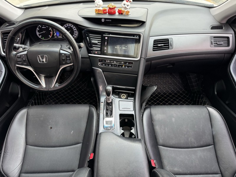 济宁16年本田思铂睿4