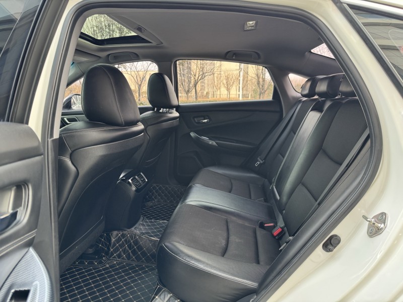 济宁16年本田思铂睿6