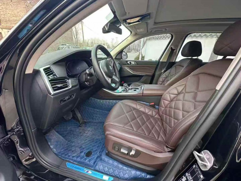 济宁22年宝马X54