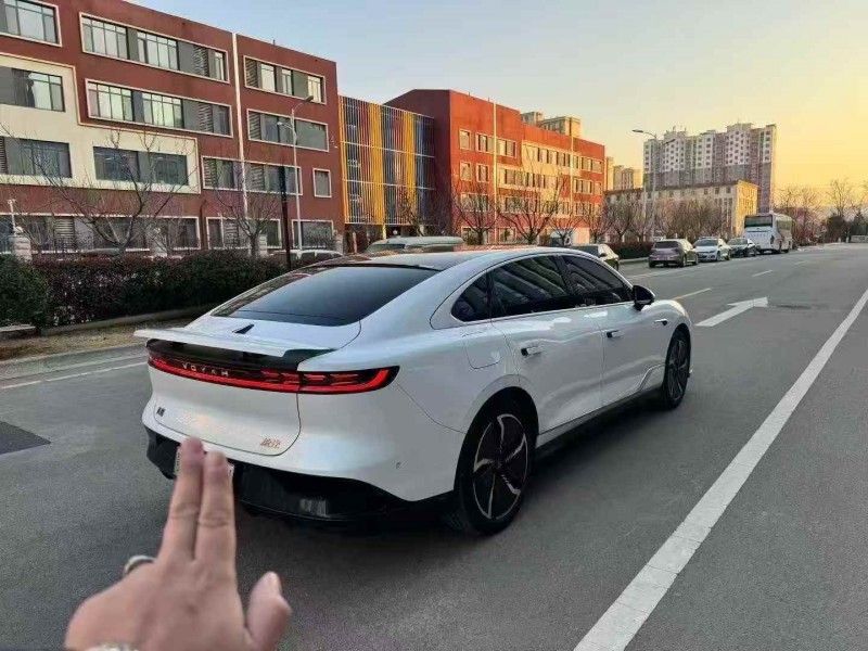 烟台24年岚图汽车追光9