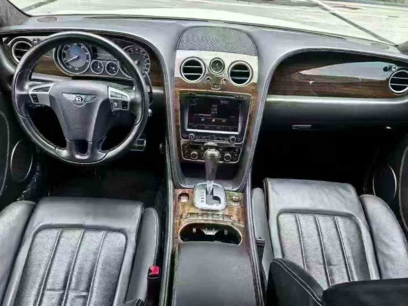 榆林14年宾利飞驰4