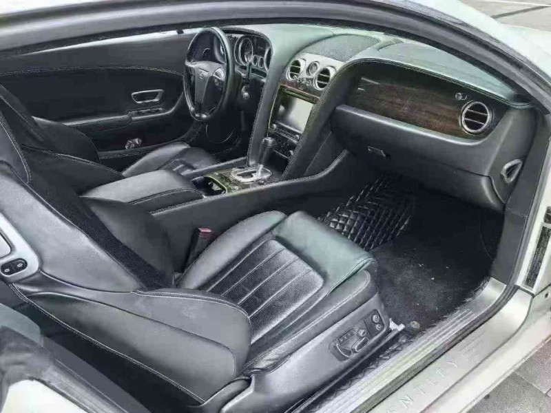 榆林14年宾利飞驰7