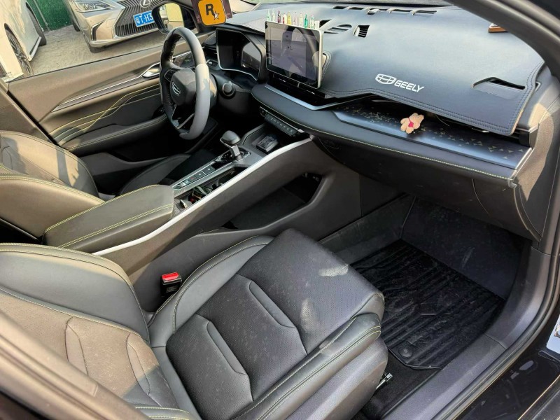 中山24年吉利星瑞9