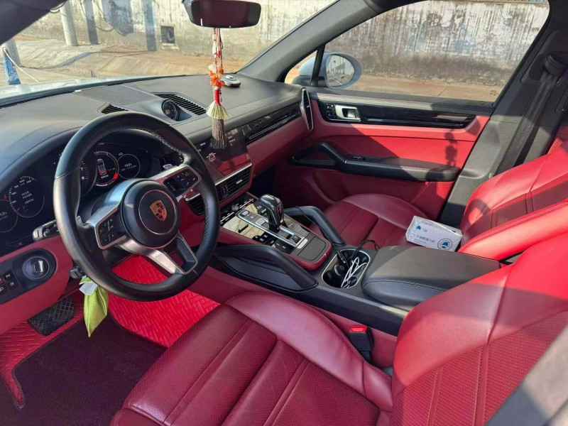 菏泽21年保时捷卡宴4