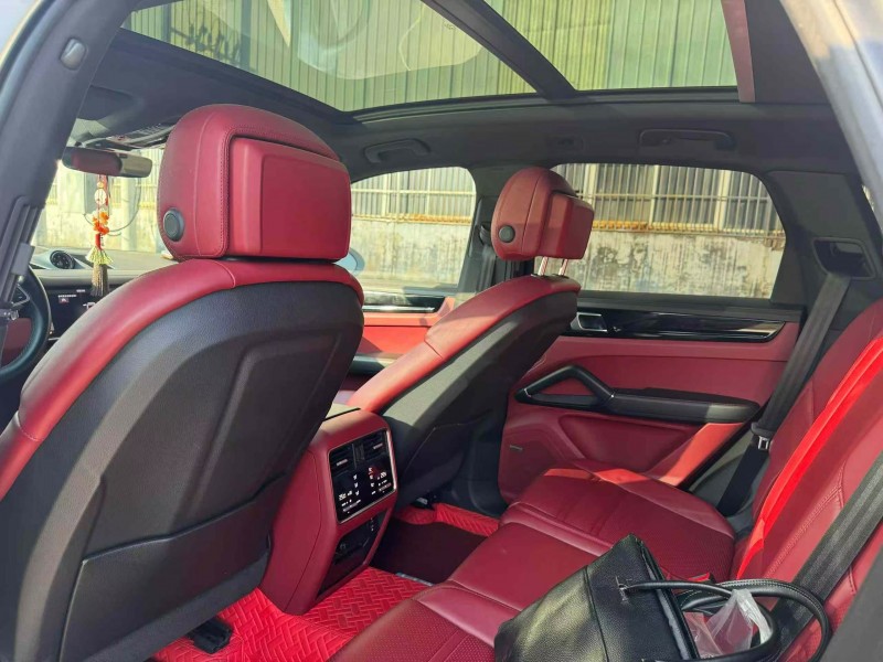 菏泽21年保时捷卡宴5