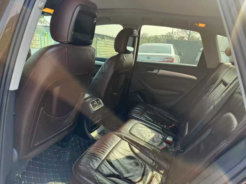 中山15年奥迪Q58