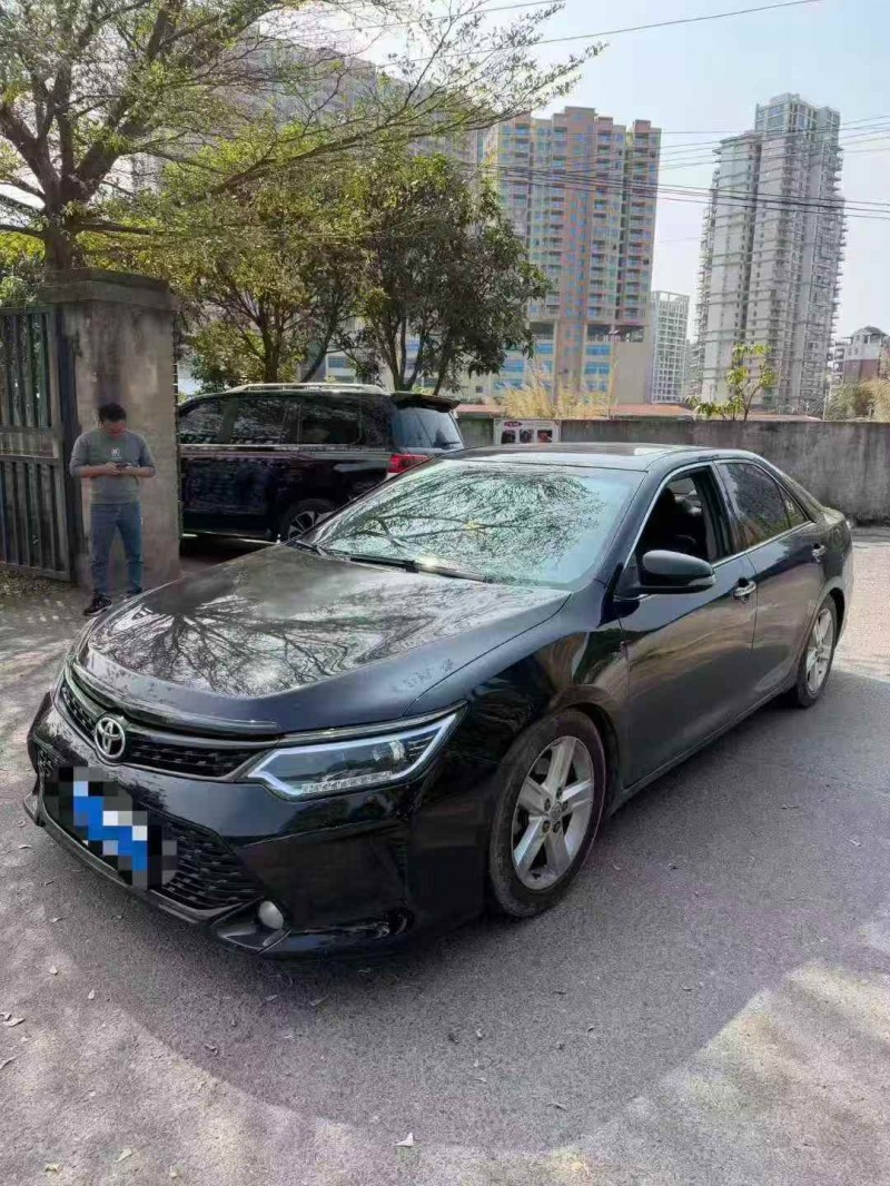 防城港15年丰田凯美瑞2