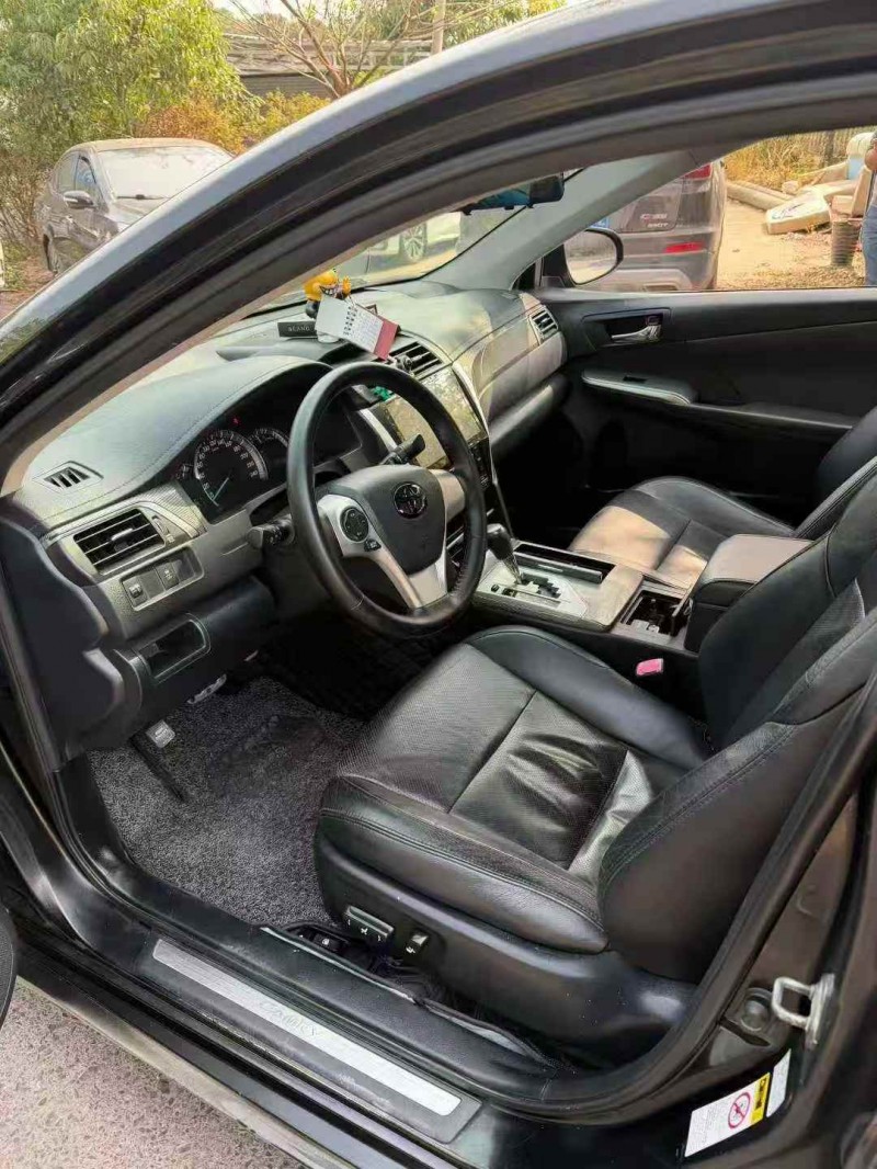 防城港15年丰田凯美瑞3