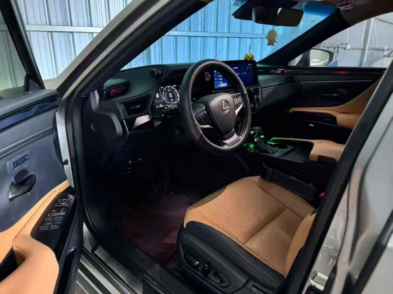 深圳23年雷克萨斯ES6