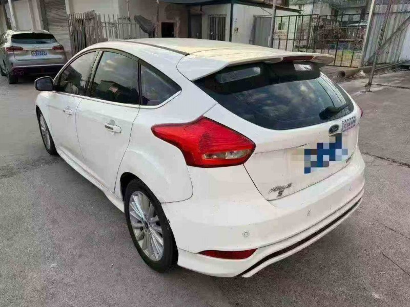 深圳16年福特福克斯6