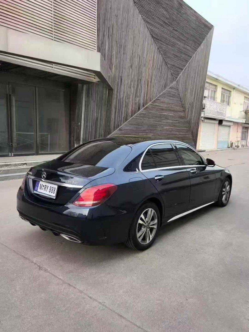济宁18年奔驰C8