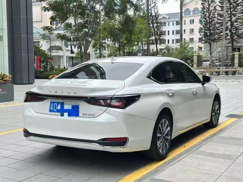 深圳25年雷克萨斯ES7