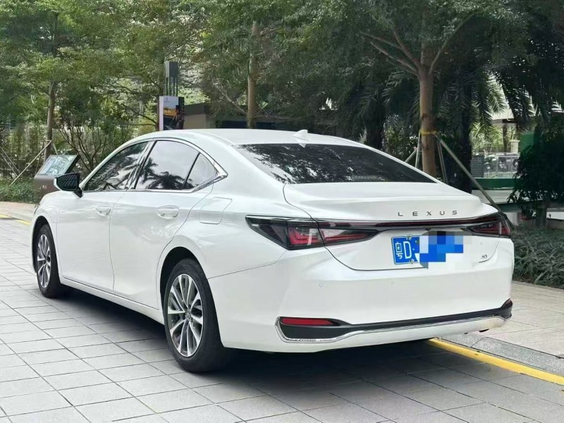 深圳25年雷克萨斯ES8