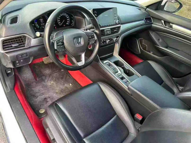 南宁21年本田雅阁4