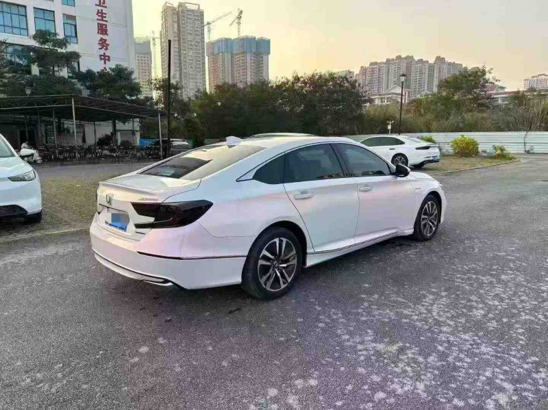 南宁21年本田雅阁7