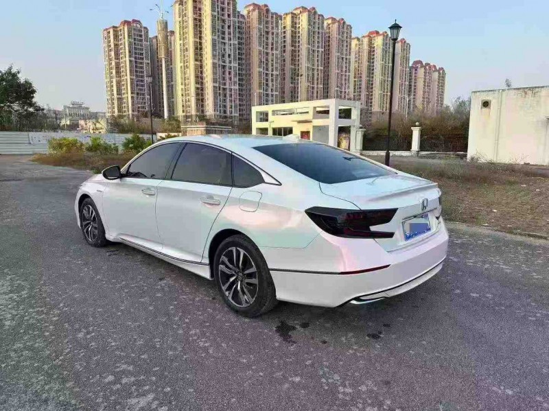 南宁21年本田雅阁8