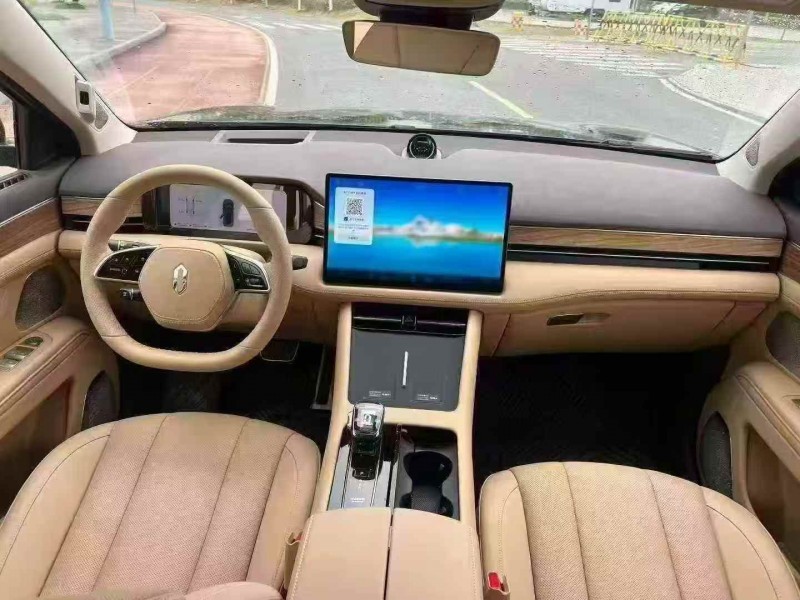 贵港25年华为智选问界3