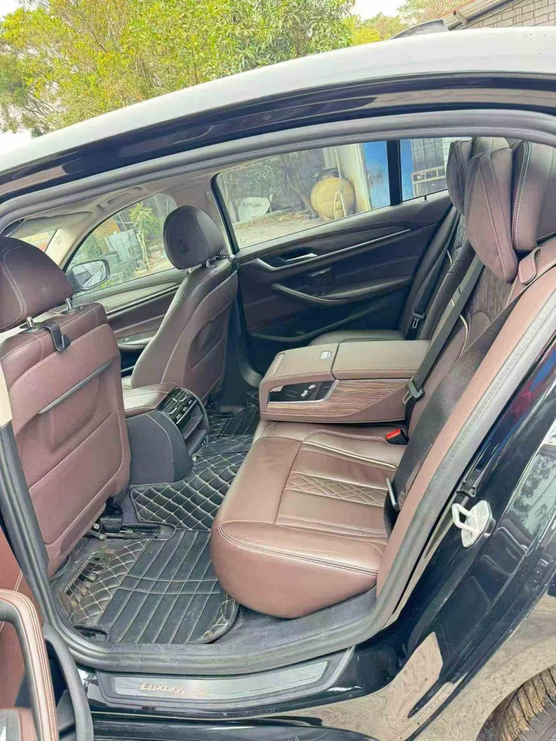 贵港20年宝马5系4