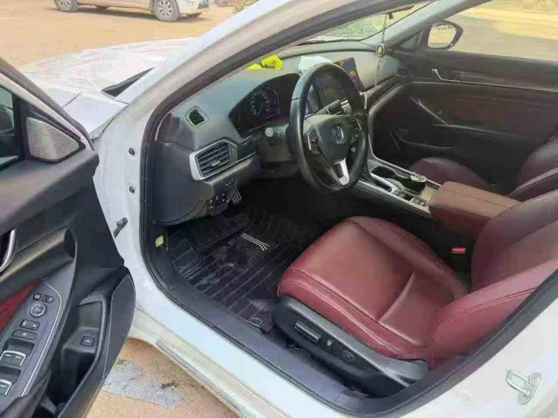 防城港22年本田雅阁4