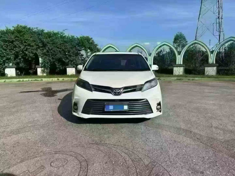 北海17年丰田塞纳1