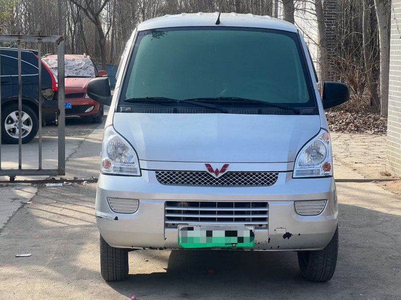 济宁23年五菱汽车荣光1