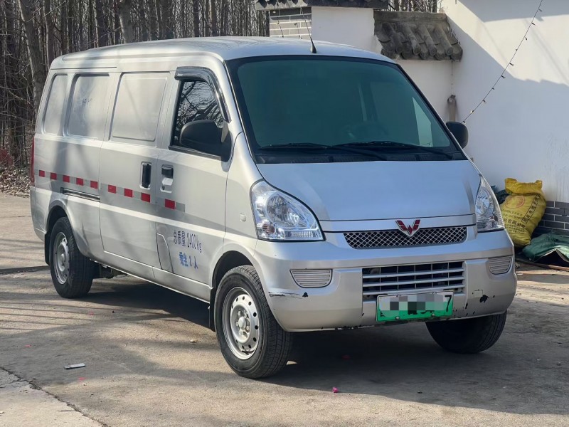 济宁23年五菱汽车荣光2