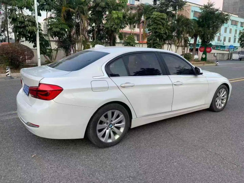 茂名17年宝马3系9