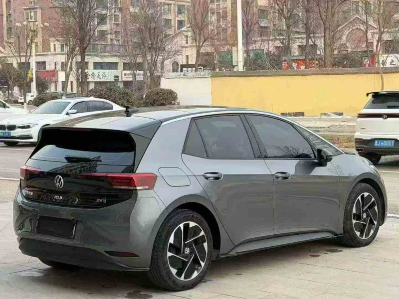 济宁25年大众ID8
