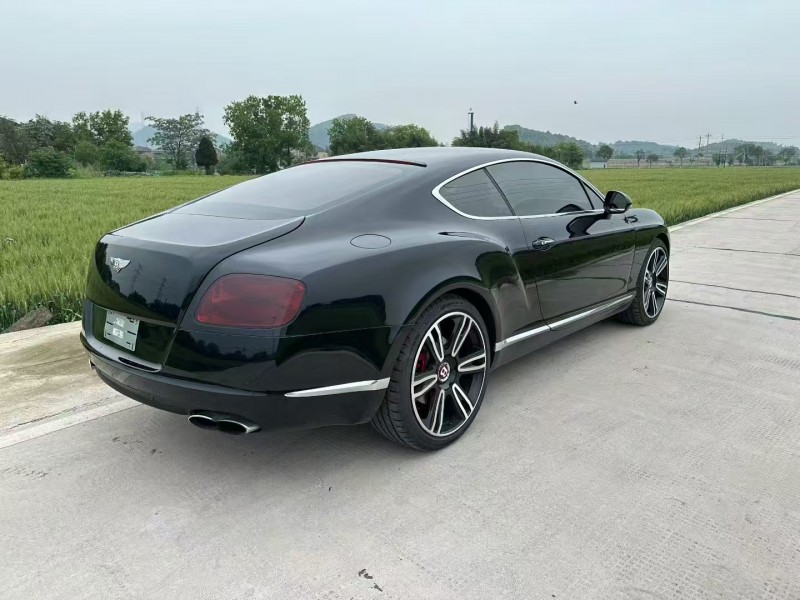 杭州13年宾利欧陆8