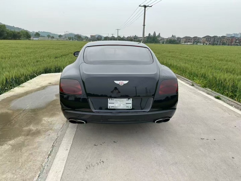 杭州13年宾利欧陆9