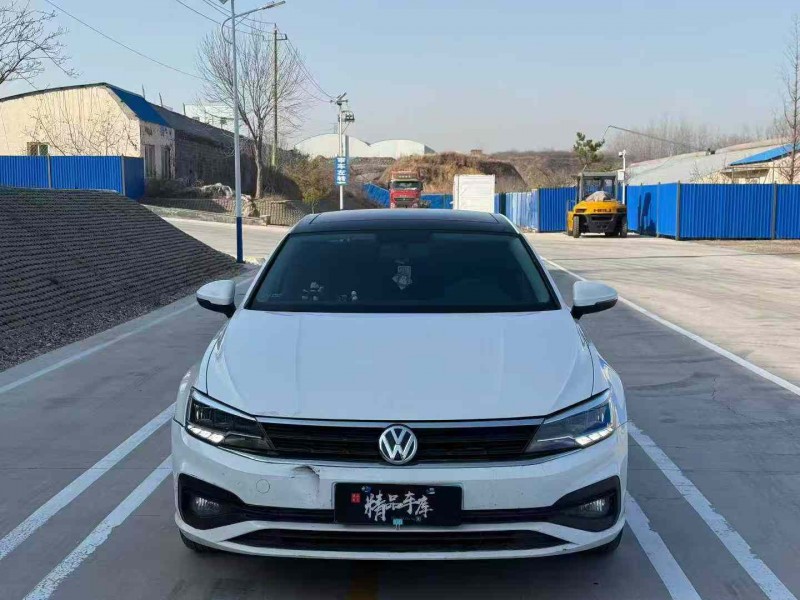 青岛22年大众凌渡1