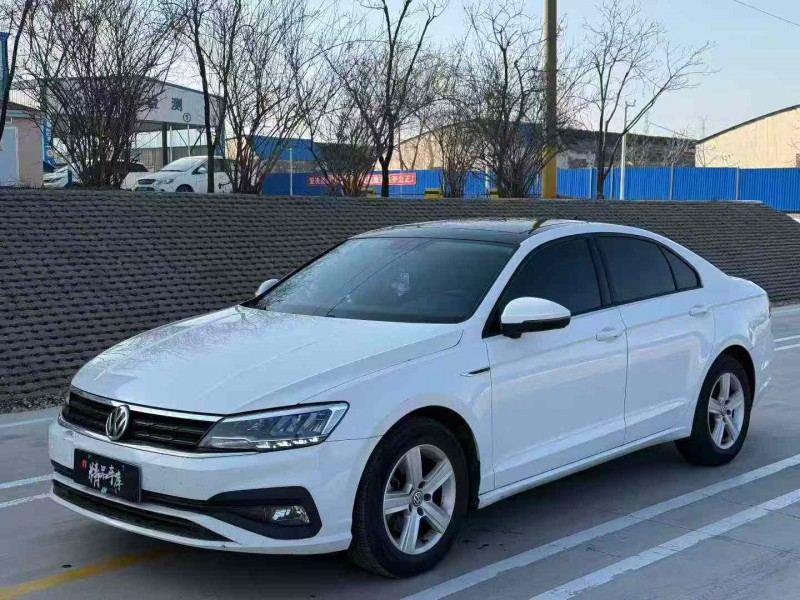 青岛22年大众凌渡2