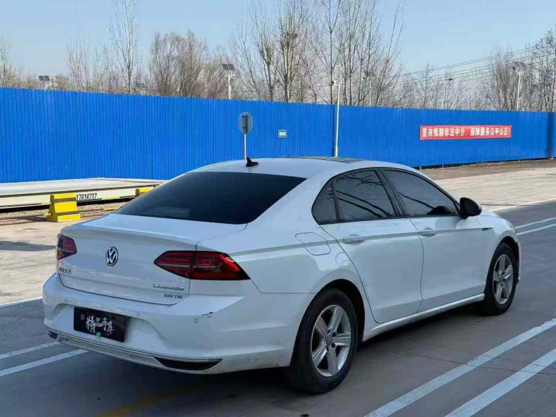 青岛22年大众凌渡8