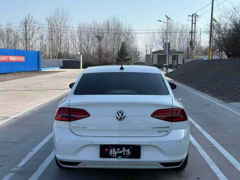 青岛22年大众凌渡9